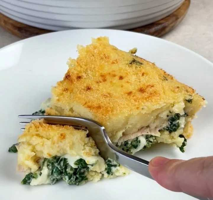 Torta di patate con ricotta e spinaci, piatto gustoso e nutriente