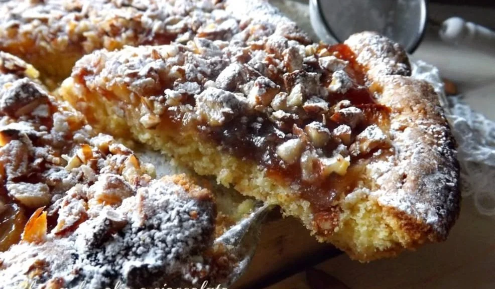 Crostata Croccante con le Mele, dolce delizioso e appagante
