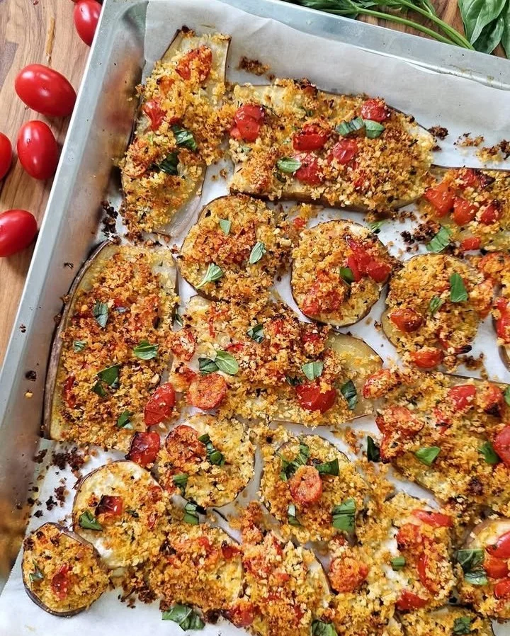 Melanzane gratinate al forno con formaggio e spezie