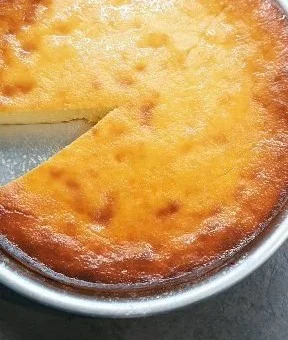 Migliaccio Napoletano, dolce tradizionale napoletano a base di semolino e ricotta