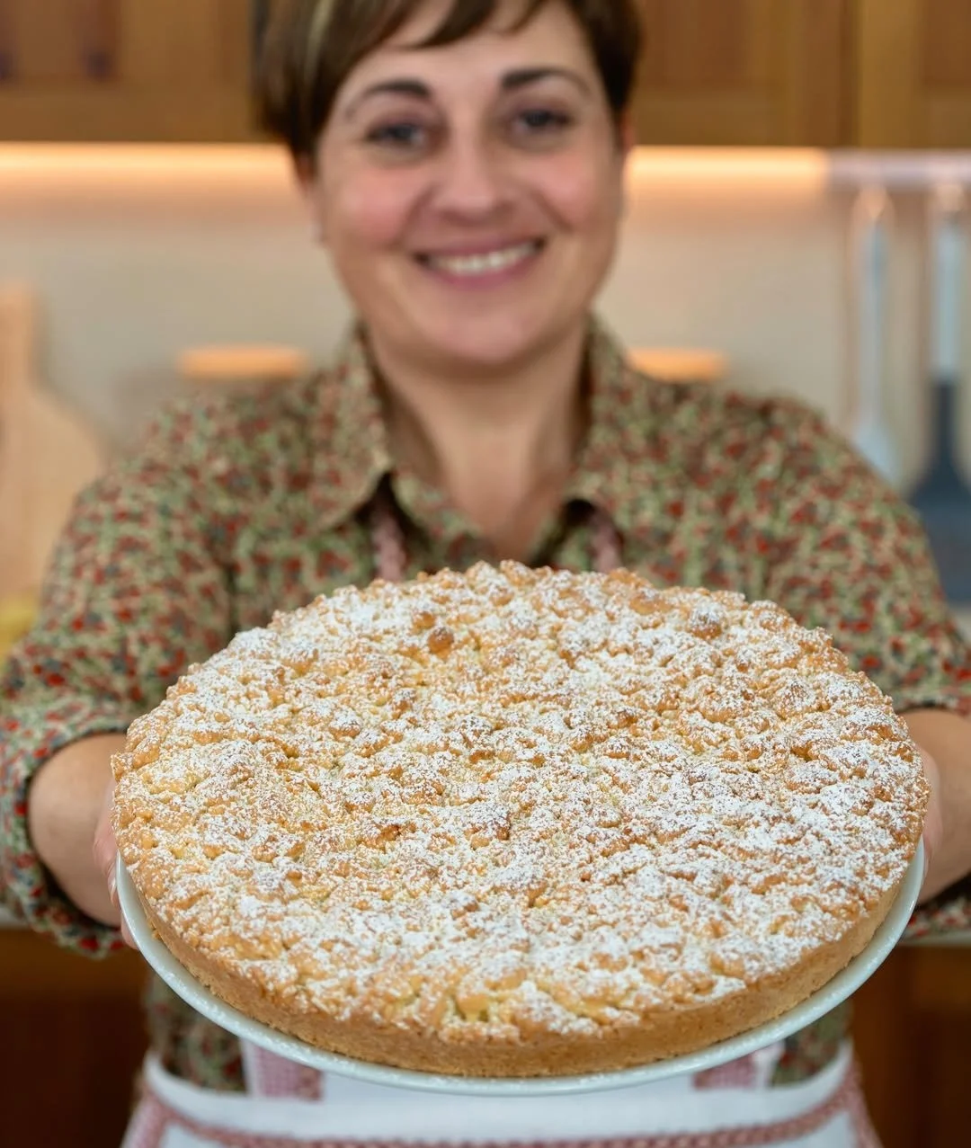 Sbriciolata Limone: un dolce al limone con briciole di pasta frolla.