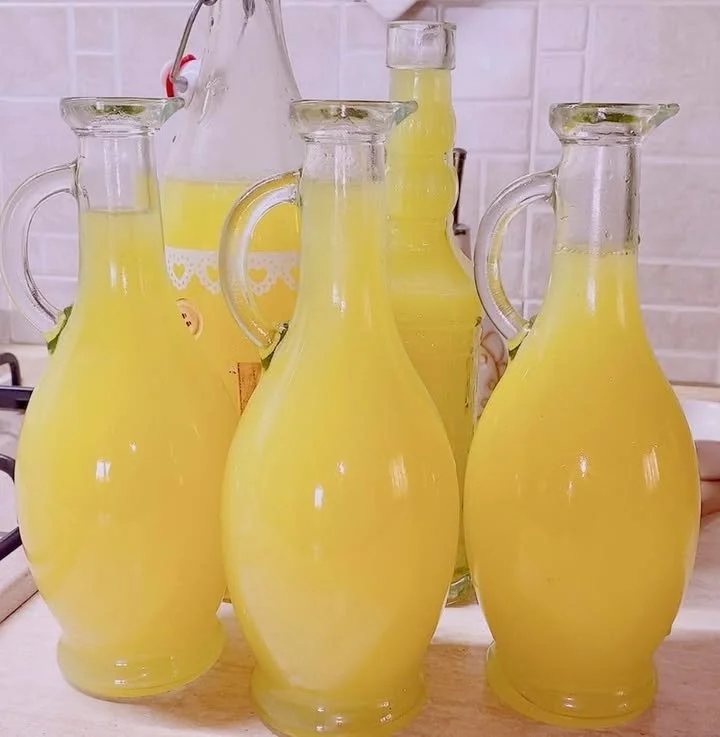 Ricetta per preparare limoncello fatto in casa con limoni freschi
