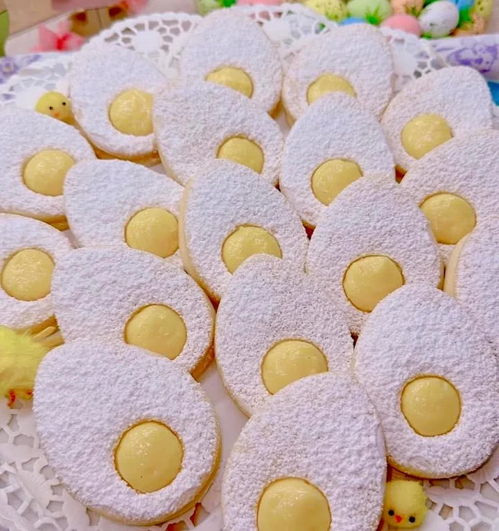 Ovetti di frolla alla crema freschi e deliziosi