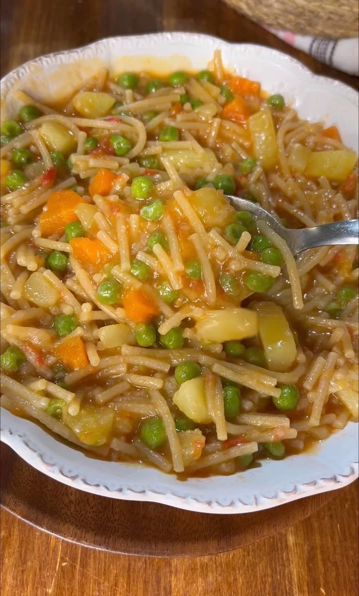 Pasta e Patate: piatto tradizionale italiano con pasta e patate cucinato in modo semplice e gustoso.