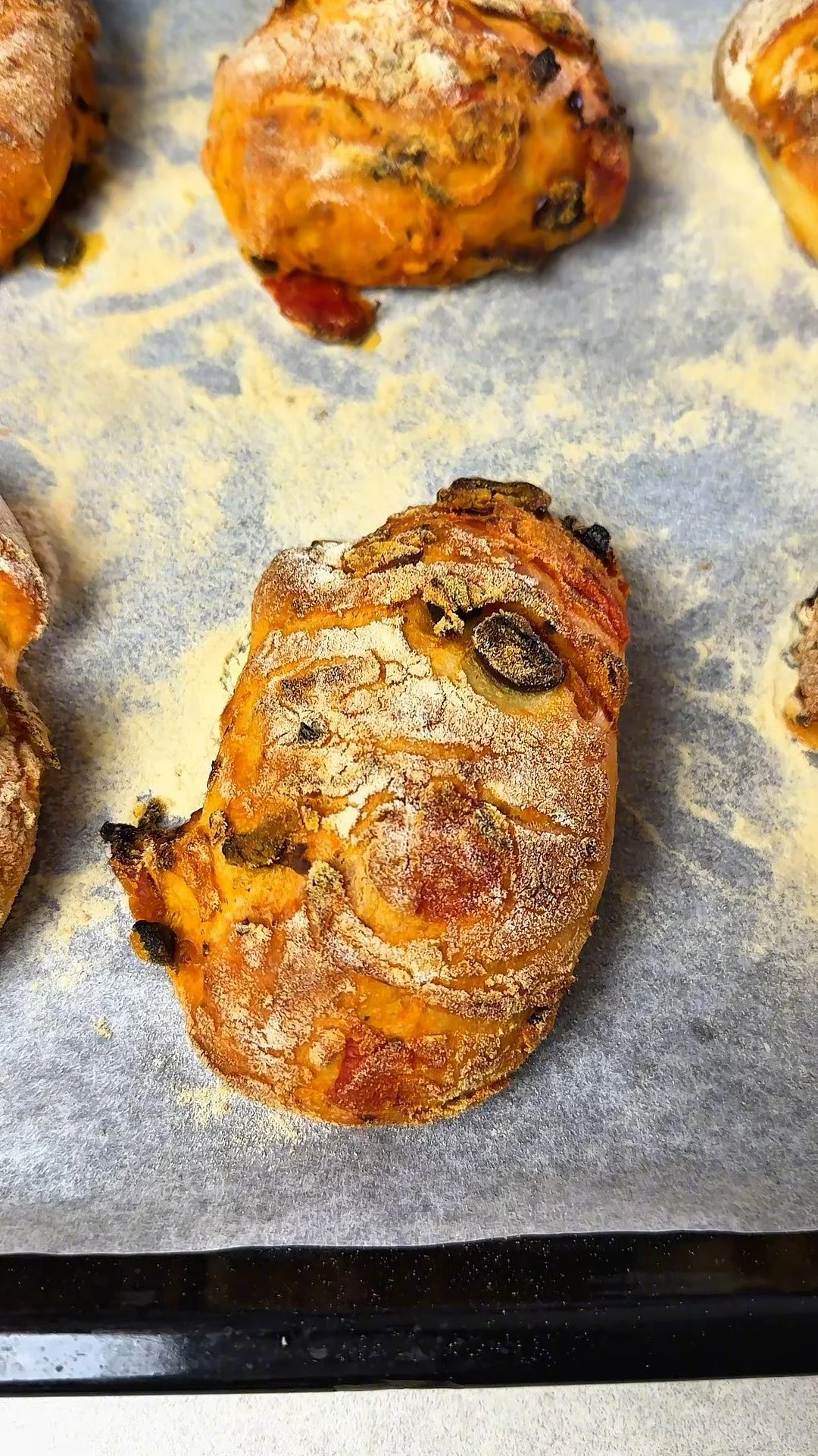 Pizzi Leccesi, tradizionali dolci pugliesi con ripieno di crema.