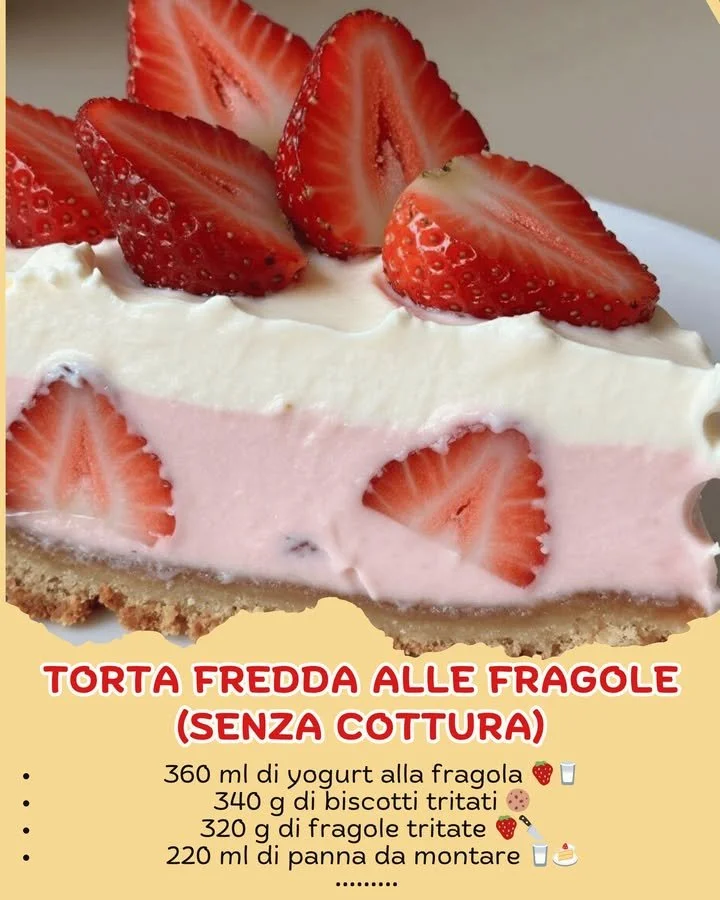 Torta fredda alle fragole senza cottura con decorazione di frutta fresca