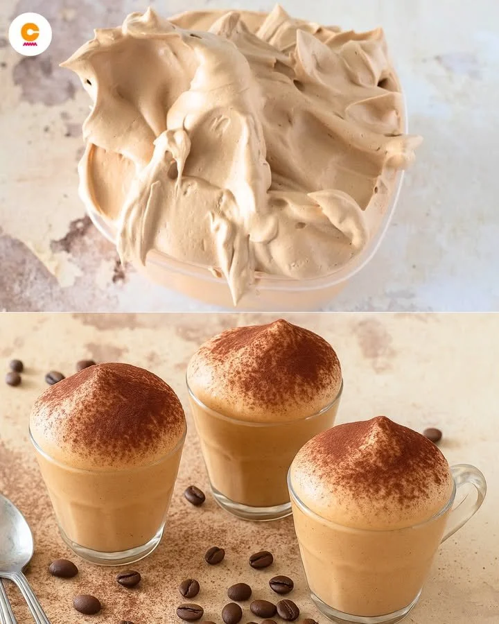 Una tazza di Crema di Caffè servita con guarnizione di cacao.