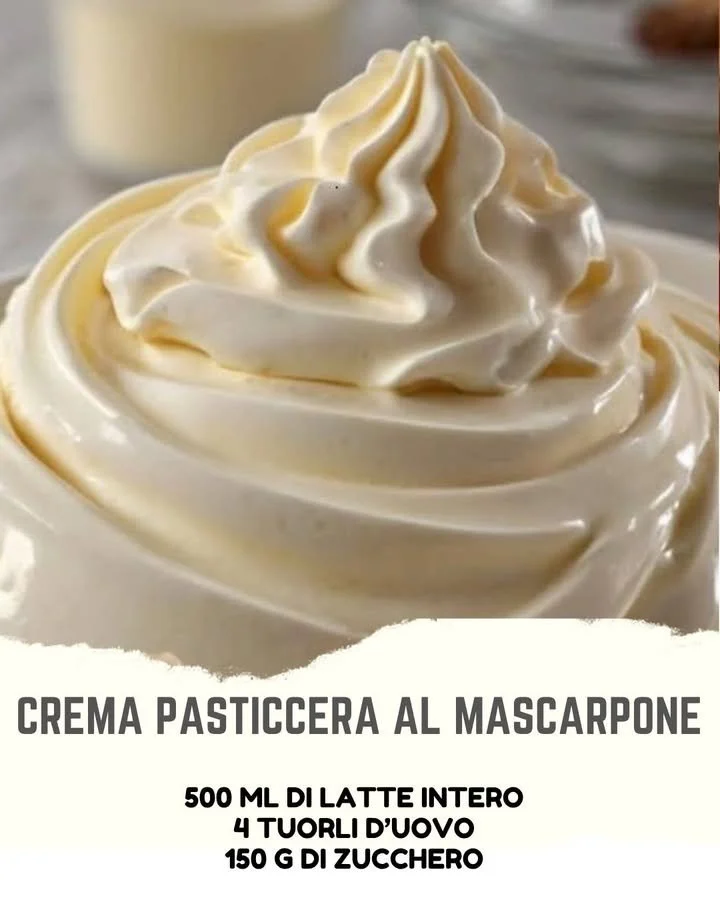 Crema Pasticcera al Mascarpone pronta per essere servita, dolce cremoso italiano.