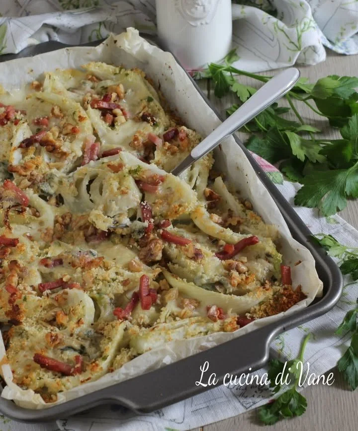 Finocchi Gratinati con speck, noci e gorgonzola - un piatto delizioso