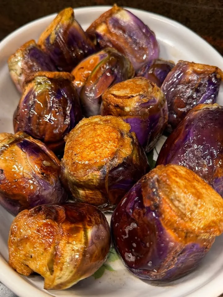 Melanzane ripiene alla siciliana pronte da gustare, un piatto tradizionale