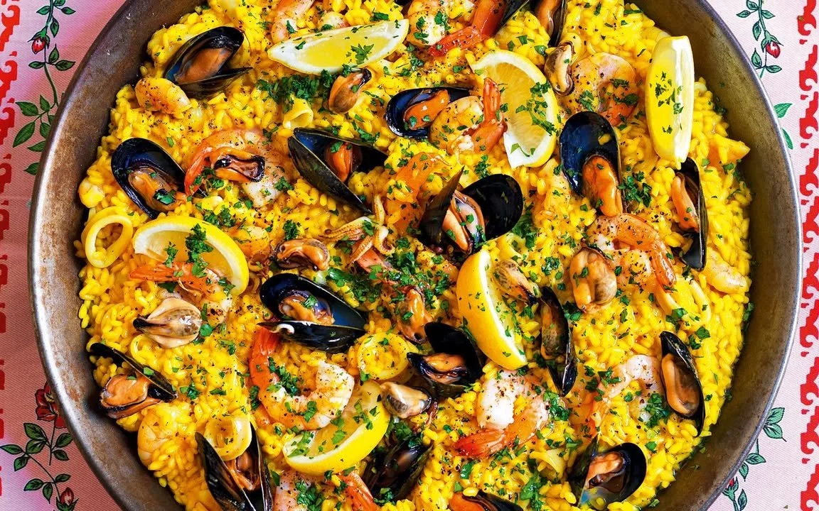 Paella Italiana con ingredienti freschi