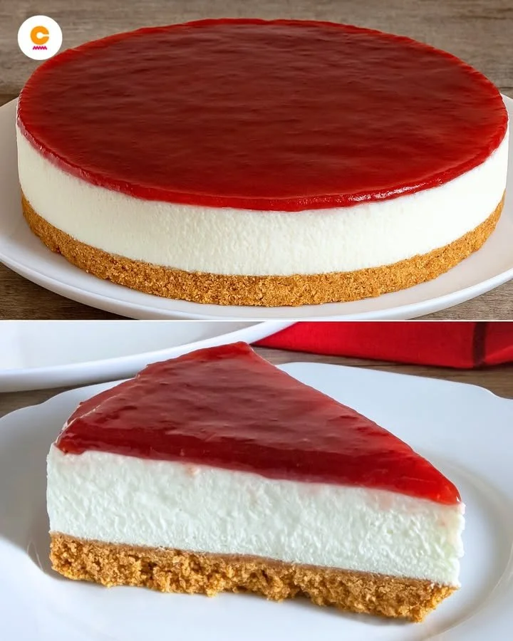 Deliziosa cheesecake perfetta con decorazioni e fette pronte da servire