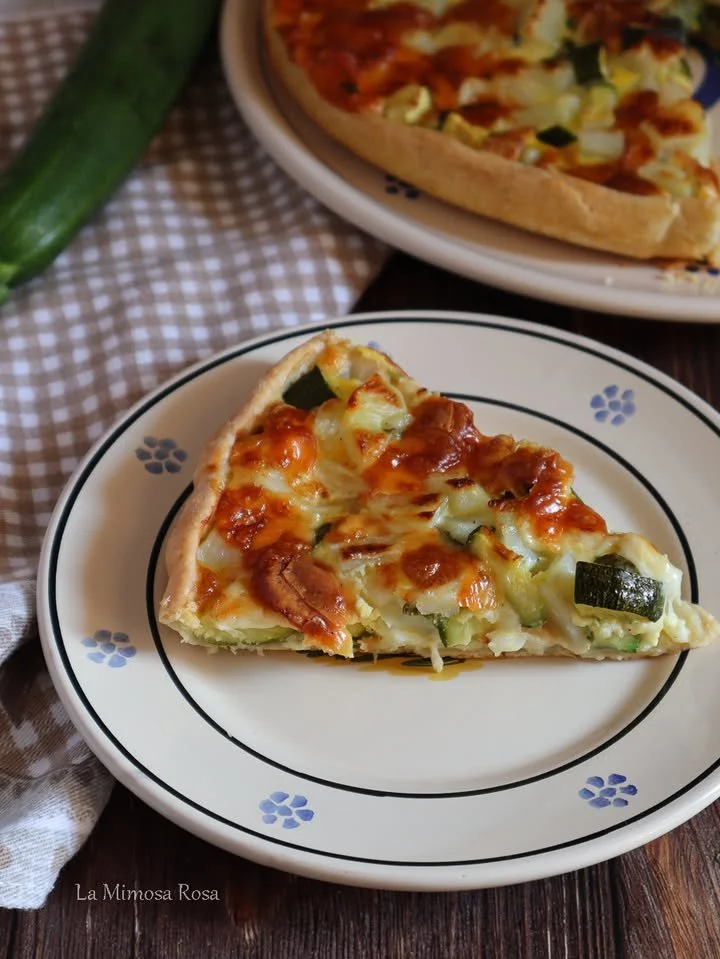 Torta Rustica con Zucchine, Patate e Scamorza Affumicata, piatto tradizionale italiano