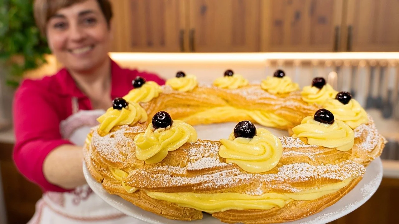 Zeppolone alla Crema, dolce tradizionale italiano con ripieno cremoso