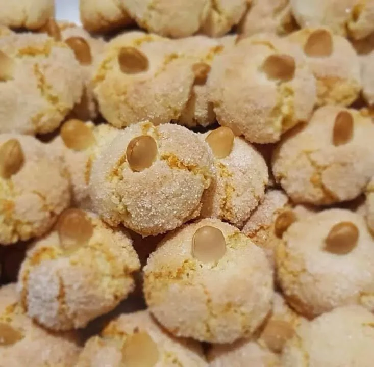 Amaretti sardi, dolci tipici sardi croccanti e profumati