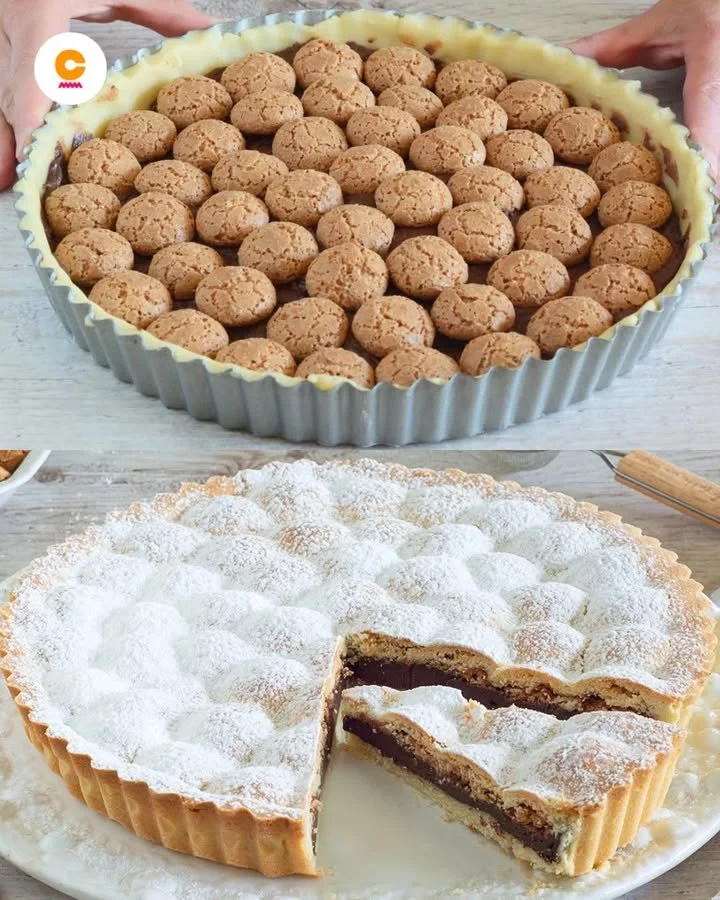Crostata con amaretti decorata su un piatto