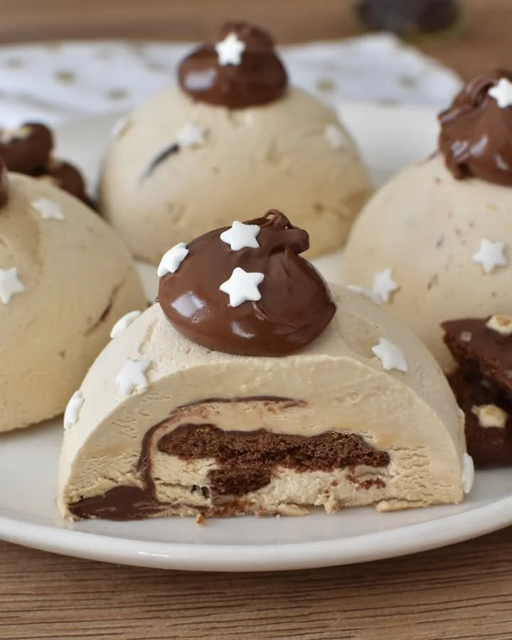 Tortine al caffè con Pan di Stelle, dolci deliziosi e irresistibili.